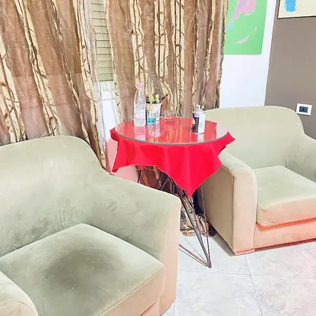Maison D'artiste Hostel