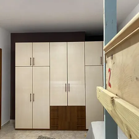Хостел Maison D'artiste Тирана