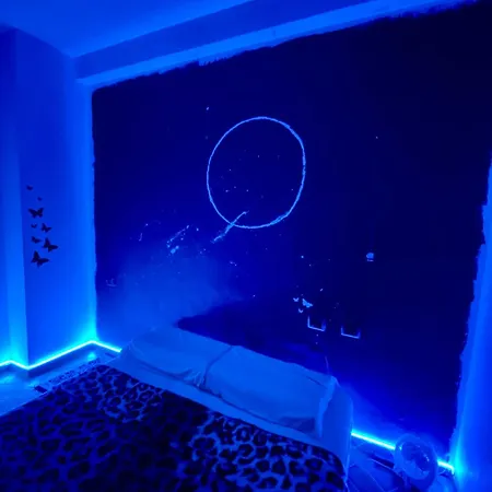 Maison D'artiste Hostel *