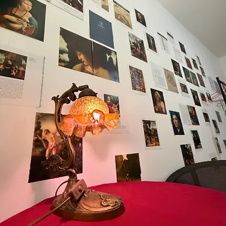 Maison D'artiste Hostel *